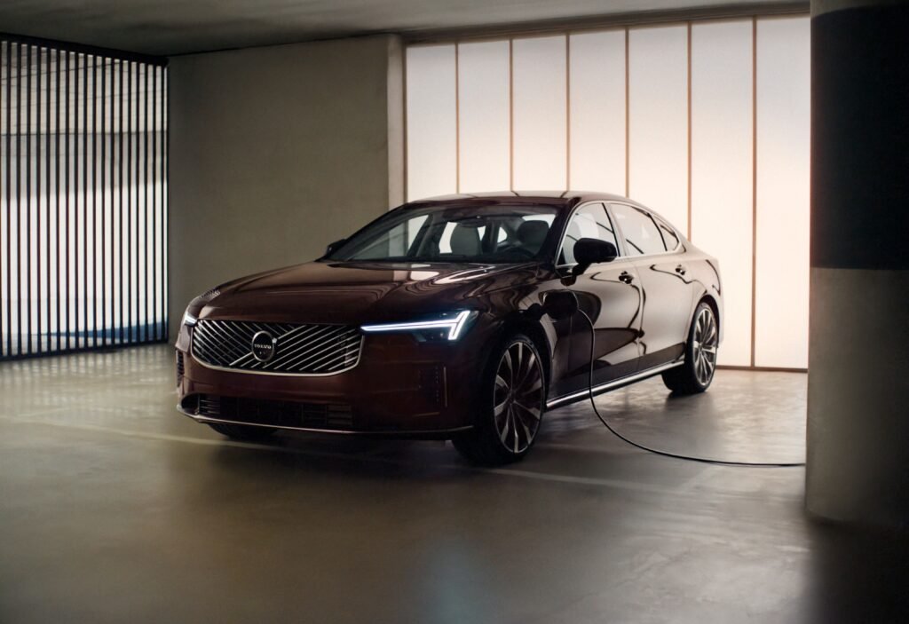 Jpg Full Akqa014 S90 Still From Film