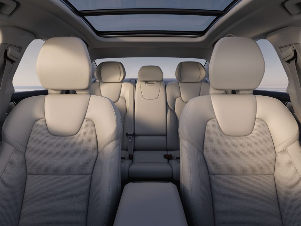 Jpg Full Bl079 Interior Front To Back Phev Row