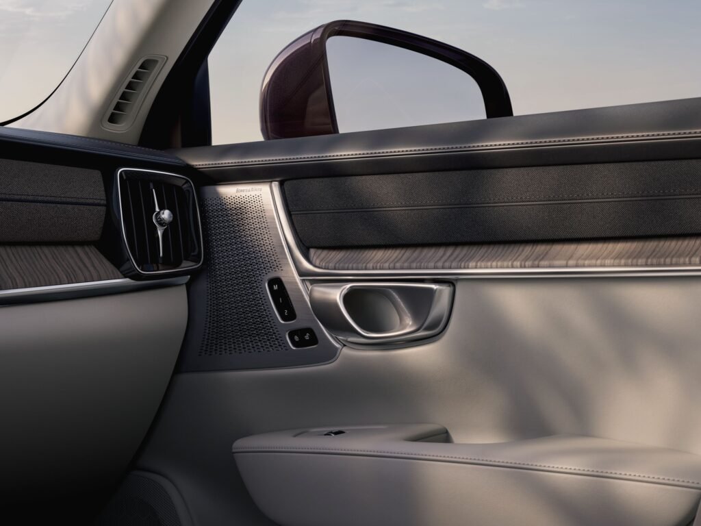 Jpg Medium Bl119 Interior Speaker Doorside Phev Row